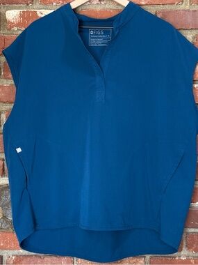Figs women's scrub top blue size XL Rafaela style WXXSW1003N FLAW NOTED